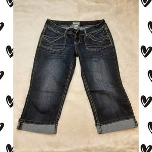 Dark Mudd Jean Capri Pants 11 EUC